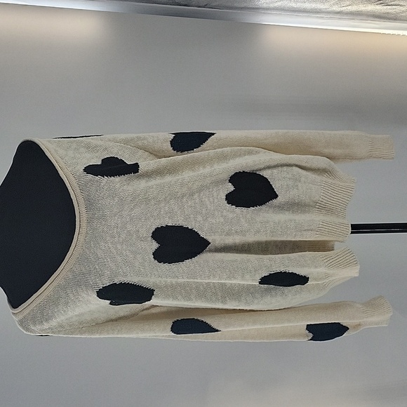 Heart Patterned Sweater - Black and Cream - Picture 12 of 16